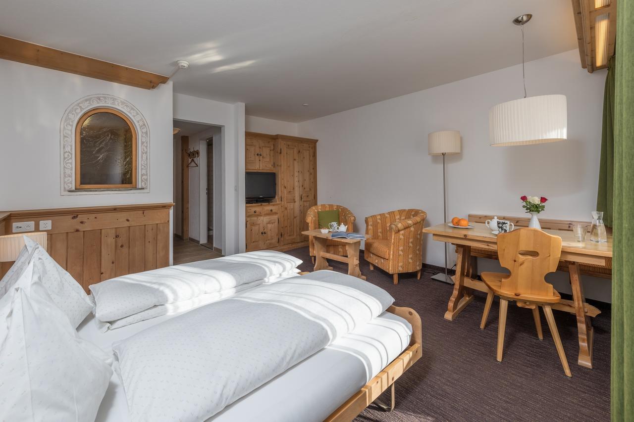 Hotel Seraina Sils Maria Bagian luar foto
