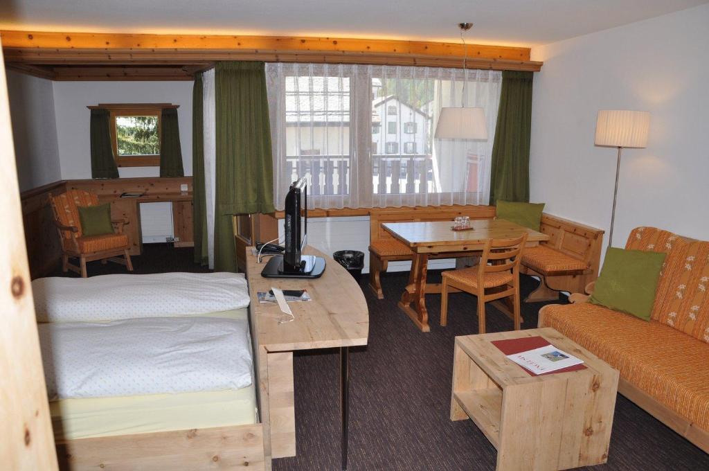 Hotel Seraina Sils Maria Bagian luar foto