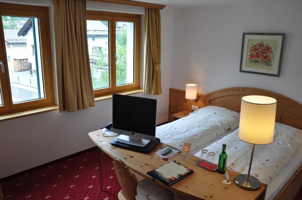 Hotel Seraina Sils Maria Ruang foto